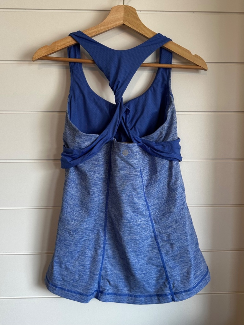 lululemon Trapeze Twist Tank Heathered Harbor Blue Size 8 Twist Back Yoga - Picture 6 of 10